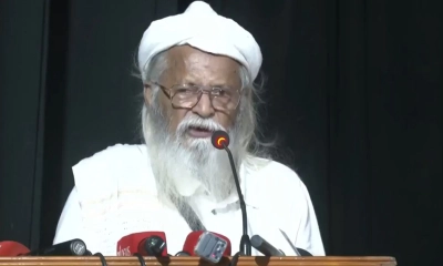 কথা বলেন লেখক ও চিন্তক ফরহাদ মজহার। ছবি- সংগৃহীত
