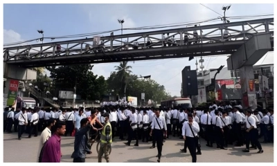 সায়েন্সল্যাবে শিক্ষার্থীদের অবরোধ