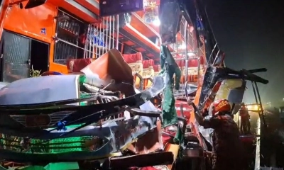 ঢাকা–মাওয়া এক্সপ্রেসওয়েতে বাস-কাভার্ডভ্যানের সংঘর্ষ, হতাহত ১২ 