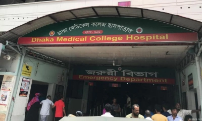 ঢামেকে ভুয়া চিকিৎসক ধরা, রোগী ফেলে পালানোর চেষ্টা!