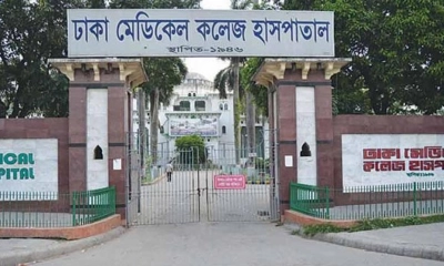 রাজধানীতে দ্রুতগামী গাড়ির ধাক্কায় ভ্যানচালকের মৃত্যু