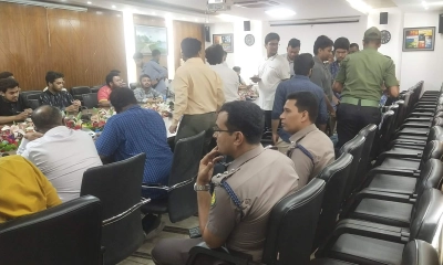 ঢামেকে চিকিৎসক-শিক্ষার্থীদের সমস‍্যা সমাধানে বসেছে বৈঠক
