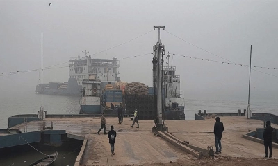 দৌলতদিয়া-পাটুরিয়ায় ফেরি চলাচল শুরু