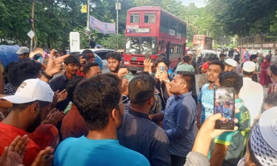 ডাকসু নির্বাচনে স্থগিতাদেশ তুলে নেওয়ায় শিক্ষার্থীদের উল্লাস