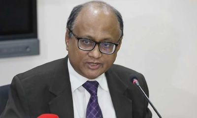দুদক চেয়ারম্যানের পদত্যাগ
