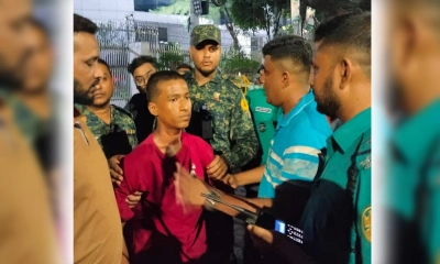 নির্বাচন কমিশনের সামনে ককটেল বিস্ফোরণ, যুবক আটক