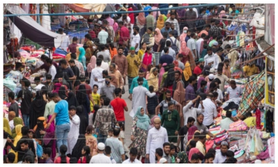 ঈদের কেনাকাটায় রাজধানীর মার্কেটগুলোতে ক্রেতার ঢল