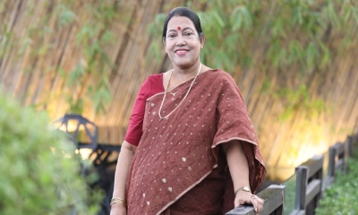 বড় সংকটে পড়িয়া...