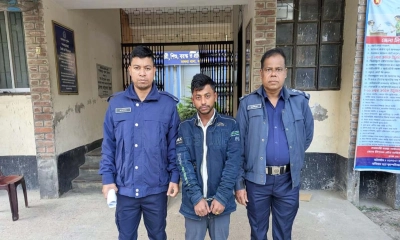 মাছ ব্যবসায়ীকে কুপিয়ে হত্যা মামলায় গ্রেপ্তার ১