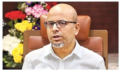 দেশ ছেড়েছেন ফয়েজ তৈয়্যব