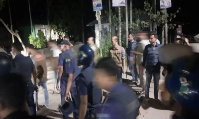 মাইকে ঘোষণা দিয়ে ছাত্রদলের ওপর আ.লীগের হামলা