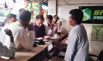 রুটপারমিট ছাড়া চলাচল ও অতিরিক্ত ভাড়া আদায়, ৪ পরিবহনকে জরিমানা