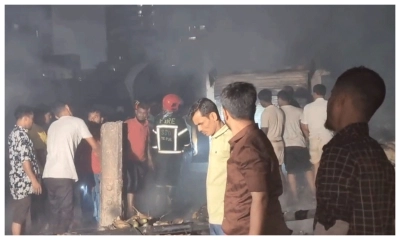 রাজধানীর সাদেক খান কৃষিমার্কেটের আগুন নিয়ন্ত্রণে