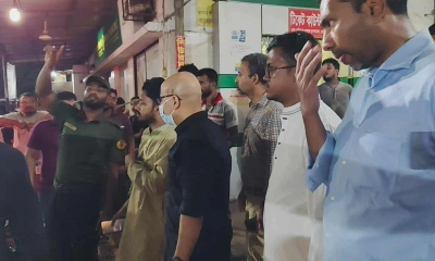 নুরের খোঁজ নিতে ঢামেকে উপদেষ্টা ফয়েজ আহমেদ