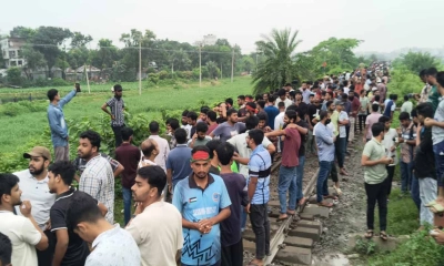 গাজীপুরে ডিপ্লোমা ইঞ্জিনিয়ারদের রেলপথ অবরোধ