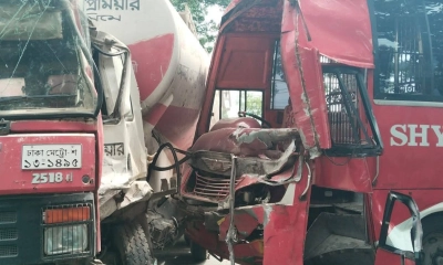 গজারিয়ায় ট্র্যাংকার ট্রাক-বাসের সংঘর্ষে আহত ১২