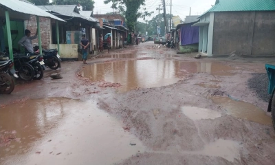 সড়ক নয় যেন মরণফাঁদ, জনদুর্ভোগে গৌরীপুর