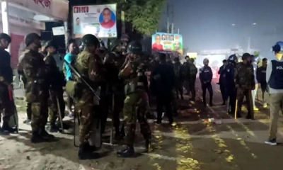 পরিস্থিতি নিয়ন্ত্রণে সেনাবাহিনী ও পুলিশের অভিযানে চারজনকে আটক করা হয়েছে। ছবি- সংগৃহীত