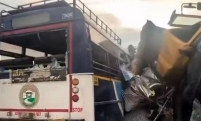 ট্রাক উল্টে বাসের ওপর পড়ল, ২০ যাত্রীর মৃত্যু