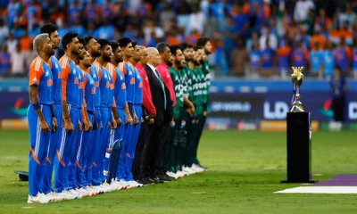 শিরোপার দৌড়ে কে এগিয়ে?