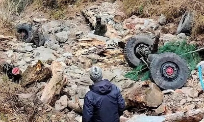 কাশ্মীরে সড়ক দুর্ঘটনায় ১০ ভারতীয় সেনা নিহত