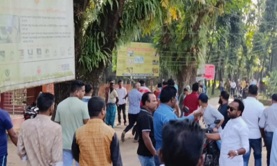 মানববন্ধনে ‘মব সন্ত্রাসে’র শিকার এনসিপি-শিবিরের ৩ নেতাকর্মী। ছবি- রূপালী বাংলাদেশ