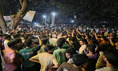জাকসু নেতার ‘খাবারকাণ্ড’ ঘিরে জাবিতে উত্তেজনা