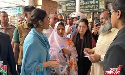 বাবার জন্য সাধারণ মানুষের দ্বারে দ্বারে জাইমা রহমান