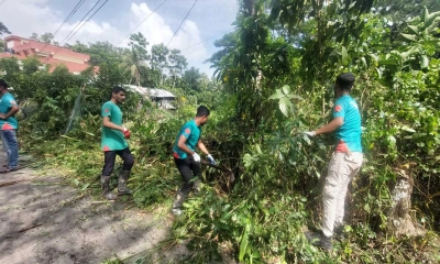 স্বেচ্ছাসেবীদের উদ্যোগে পরিচ্ছন্নতা অভিযান। ছবি- রূপালী বাংলাদেশ
