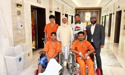 আহত জুলাই যোদ্ধাদের দেখতে ব্যাংককের হাসপাতালে বিরোধীদলীয় নেতা