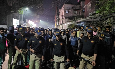 রাজধানীর জেনেভা ক্যাম্পে পুলিশের অভিযান