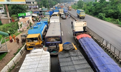 ঢাকা-চট্টগ্রাম মহাসড়কে ১৩ কিলোমিটার যানজট