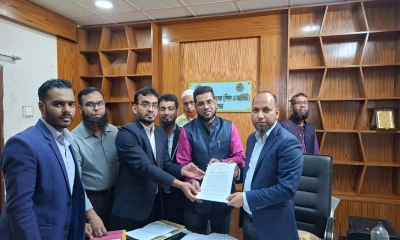 যশোরে মেডিকেল টেকনোলজিস্ট-ফার্মাসিস্টদের কর্মবিরতি, স্মারকলিপি প্রদান