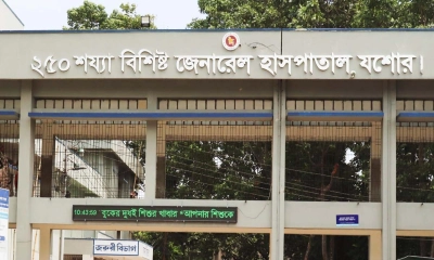 বিয়ের দাওয়াত না পেয়ে সাবেক সেনা সার্জেন্টকে কুপিয়ে জখম