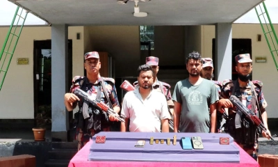 যশোরে স্বর্ণের বারসহ দুই পাচারকারী আটক
