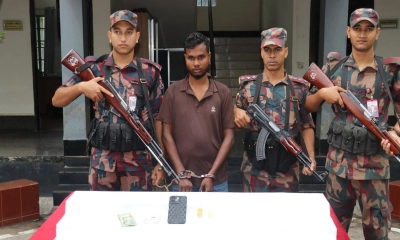 বিজিবির অভিযানে ৪৫ লাখ টাকার স্বর্ণসহ পাচারকারী আটক