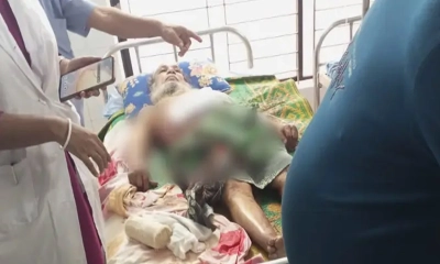 নিজের পেটে নিজেই ছুরিকাঘাত, গুরুতর আহত বৃদ্ধ