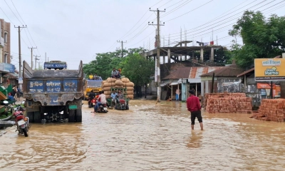 ঝিনাইগাতী বাজারে পানি উঠে গেছে। ছবি- রূপালী বাংলাদেশ