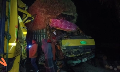 দুর্ঘটনা কবলিত ট্রাক দুটি। ছবি- রূপালী বাংলাদেশ