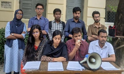 সংবাদ সম্মেলনে জবি শাখা সমাজতান্ত্রিক ছাত্রফ্রন্ট। ছবি- রূপালী বাংলাদেশ