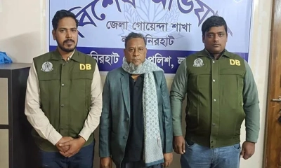ভারতে পালানোর সময় মৎস্যজীবী লীগ নেতা আটক