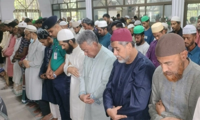 প্রতিবেশীদের নিয়ে ঈদের নামাজ আদায় করতেই স্বাচ্ছন্দ্যবোধ করি : অর্থমন্ত্রী