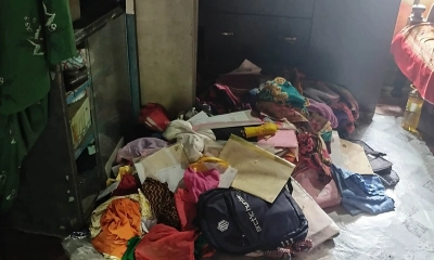 পাইকগাছায় অস্ত্রের মুখে জিম্মি করে শিক্ষকের বাড়িতে ডাকাতি 