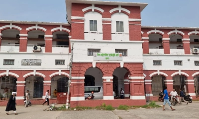 খুলনার আদালতে দুই পক্ষের সংঘর্ষে আহত ১