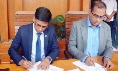 খুলনা জেলা প্রশাসক ও জেলা ম্যাজিস্ট্রেট মো. তৌফিকুর রহমানের দায়িত্ব গ্রহণ। ছবি- রূপালী বাংলাদেশ
