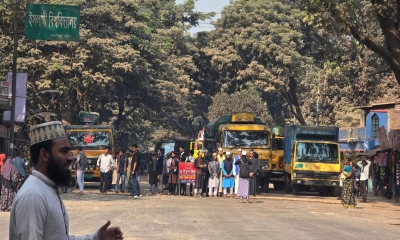 ৪ ঘণ্টা পর কুষ্টিয়া-খুলনা মহাসড়কে যান চলাচল স্বাভাবিক