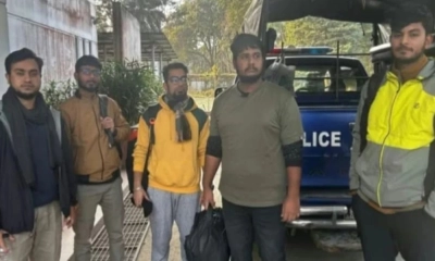 নিষিদ্ধ হিযবুত তাহরীরের পোস্টার সাঁটানোর অভিযোগে আটক ৫ তরুণ