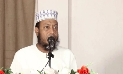 কুষ্টিয়ার স্থানীয় গণমাধ্যম কর্মীদের সঙ্গে মতবিনিময় সভায় বক্তব্য রাখছেন মুফতি আমির হামজা।   ছবি - সংগৃহীত