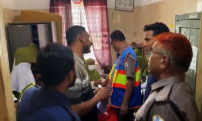 পদ্মা নদীতে দুর্বৃত্তদের গুলিবর্ষণে ৫ পুলিশ সদস্যসহ আহত ৬