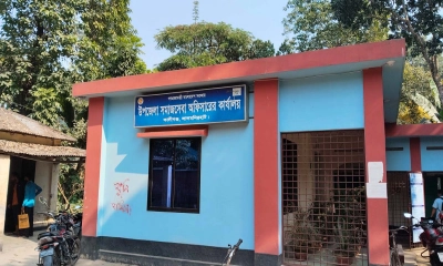 খুঁড়িয়ে চলছে সমাজসেবা অফিসের কার্যক্রম, ভোগান্তিতে সেবাপ্রার্থীরা